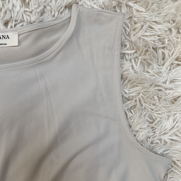 🎉HP🎉 Zenana Sleeveless Front Twist Hem Top 💗 Beige - Picture 9 of 12